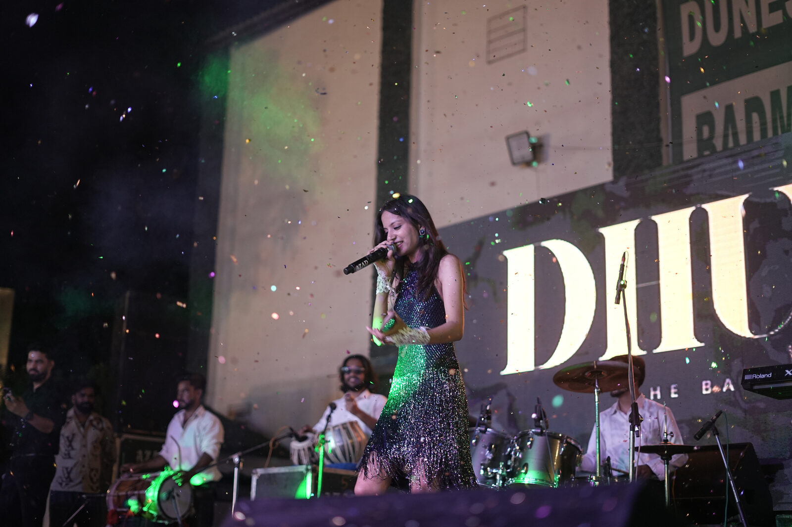 Dhun performing live — photo 2