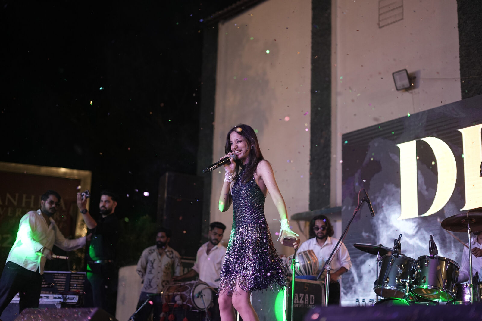 Dhun performing live — photo 3